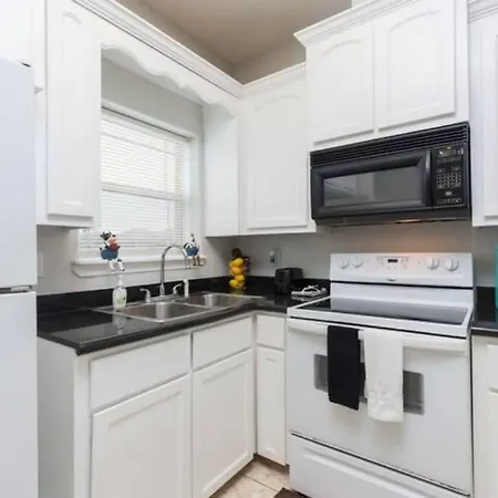 Urban Elegance Private Gated 1Br Appartement